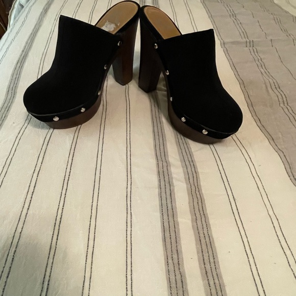 Women's Black heeled Shoes - Picture 3 of 5